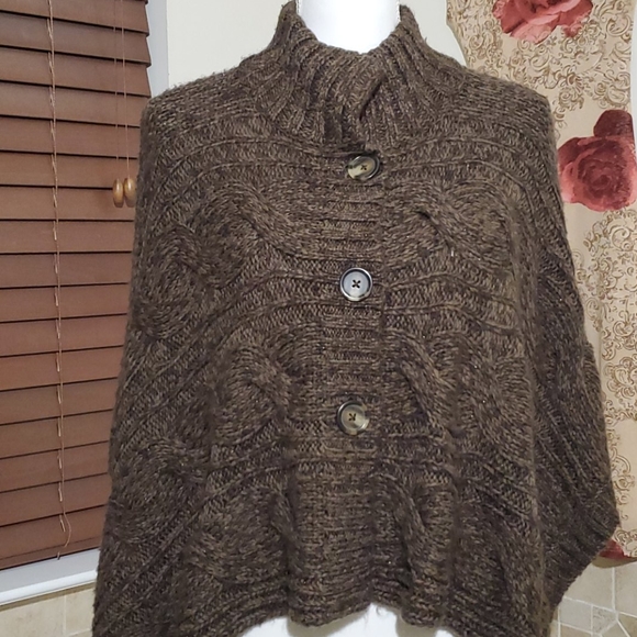 Collared Knit Poncho - Picture 8 of 8